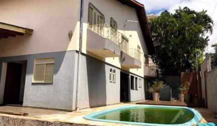 Sobrado com 5 dormitórios à venda, 360 m² por R$ 1.000.000,00 - Vila Larsen 1 - Londrina/PR