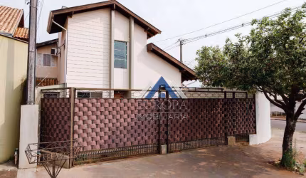 Sobrado Jd. Guararapes,  com 3 dormitórios à venda, 160 m² por R$ 700.000 - Jardim Guararapes - Londrina/PR
