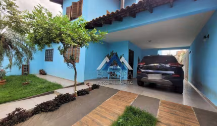 Sobrado com 4 dormitórios à venda, 180 m² por R$ 850.000,00 - Industrial - Londrina/PR