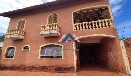 Sobrado com 4 dormitórios à venda, 288 m² por R$ 870.000,00 - Brasília - Londrina/PR
