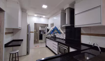 Sobrado com 2 dormitórios à venda, 99 m² por R$ 690.000,00 - Portal de Versalhes 2 - Londrina/PR