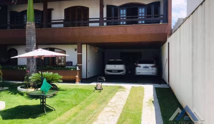 Sobrado com 3 dormitórios à venda, 264 m² por R$ 800.000,00 - Coliseu - Londrina/PR