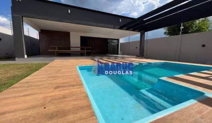 Casa Térrea com 4 quartos sendo 3 suítes, com piscina, com 210m² construídos, por R$ 995.000 - Jardim Bucair - Chapada dos Guimarães/MT