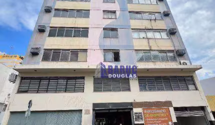 Prédio Comercial Exclusivo no Centro de Cuiabá: 61 Salas, Elevadores, e 18 Vagas. Ao lado de Bradesco e Caixa. Invista no Coração da Cidade.