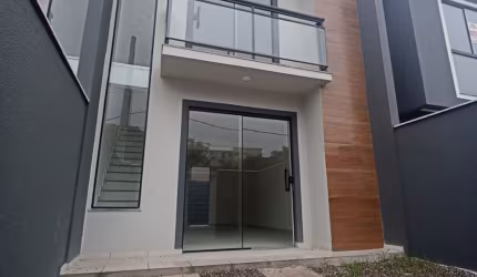 Vendo Casa no Bairro Mirella com 2 suítes