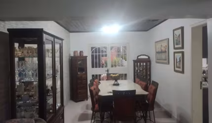 Casa com 4 quartos à venda na Avenida Guaíba, 4176, Vila Assunção, Porto Alegre, 350 m2 por R$ 1.350.000