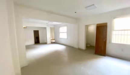 Sala comercial à venda na Rua Doutor Flores, 243, Centro Histórico, Porto Alegre, 90 m2 por R$ 179.900