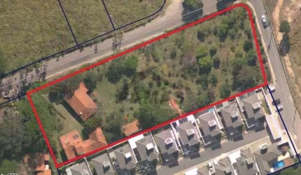 Área a venda no Bairro Observatório em Vinhedo/SP.