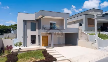Casa nova e moderna em condomínio fechado cercado de area verde com 3 suites AC 225m²  AT600m²