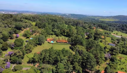 Casa de Campo localizada em condomínio privativo com segurança 24 horas AC 550m² e AT 14.700m²