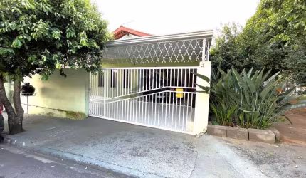 Oportunidade: Casa aconchegante com 2 dormitórios e 2 vagas de garagem na Vila Romana, Vinhedo/SP!