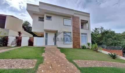 Linda casa com 3 suítes no aconchegante Condomínio Bosque dos Cambarás, em Valinhos/SP.