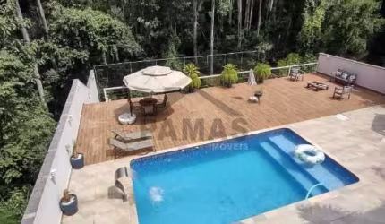 Casa de alto padrão  em condomínio fechado com 03 suites em Vinhedo
