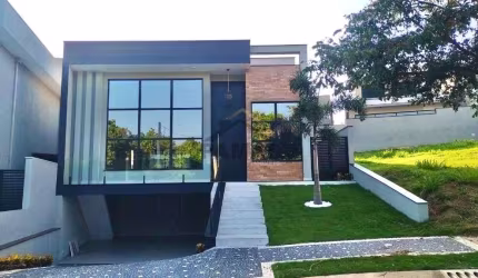 **Descrição do Imóvel: Sobrado Luxuoso no Residencial Glarus - Swiss Park**