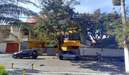 Vendo área de 300m², com 5 casas em Cabo Frio/RJ próximo a praia do forte