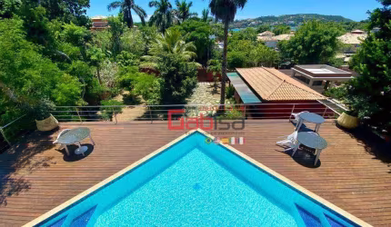 Mansão de Alto Padrão na Ferradura, Búzios – Casa com 6 Suítes e Vista Maravilhosa