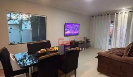 Casa com 3 dormitórios à venda, 130 m² por R$ 600.000,00 - São Matheus - São Pedro da Aldeia/RJ