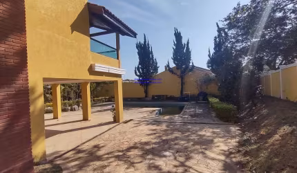 Casa De Condomínio no Haras Bela Vista Com 3 suítes sd 1 master, rico em armários embutidos - Piscina-Churrasqueira-Quintal R$ 6.000,00l
