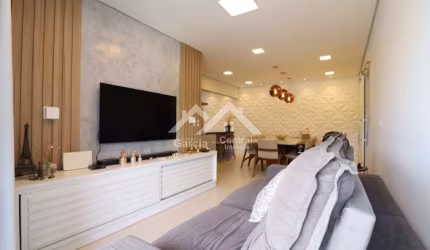 Apartamento no Centro de Peruíbe com armários planejados e visão para o mar e serra do Guaraú