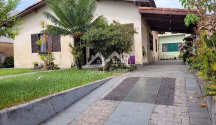 Casa a venda em Peruíbe