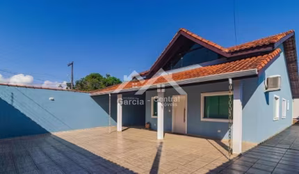 Casa em condomínio fechado em Peruíbe
