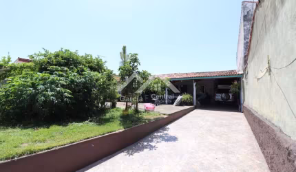 Casa com edícula em Peruíbe