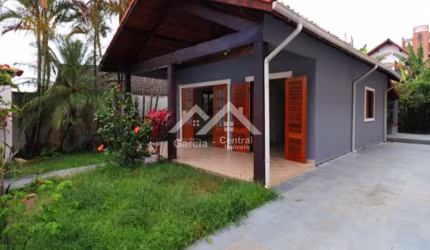 Casa com piscina em Peruíbe