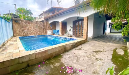 Casa no Centro de Peruíbe