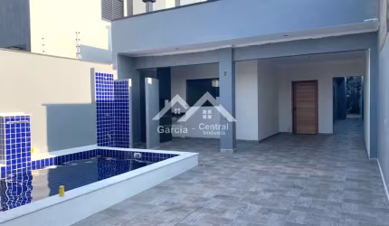 Casa com piscina em Peruíbe
