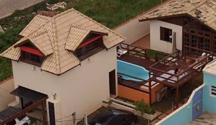 Casa a venda no Centro de Peruíbe.