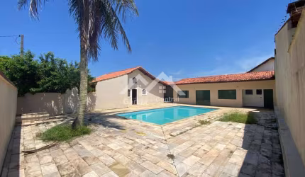 Casa com piscina em Peruíbe