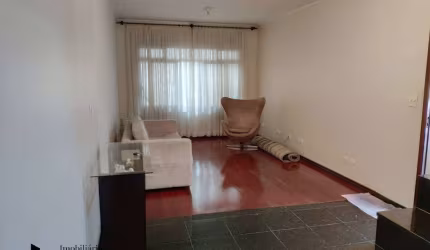 Casa com três dormitórios à venda no Jardim Santa Maria