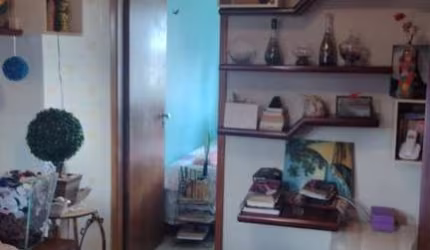 Apartamento com dois dormitórios na Rua Padre Estevão de Oliveira