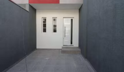 Sobrado Novo com 2 suítes no Jardim Fernandes