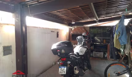 Casa para vender nos Bancários de 03 quartos
