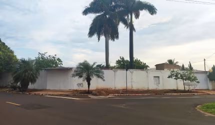 Área com poder Comercial no centro do Bairro Vilas Boas