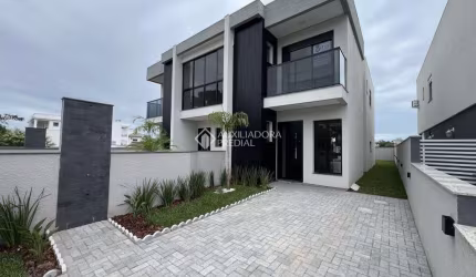 Casa com 3 quartos à venda na Rua da Quaresmeira Roxa, 19, Cachoeira do Bom Jesus, Florianópolis, 126 m2 por R$ 998.000