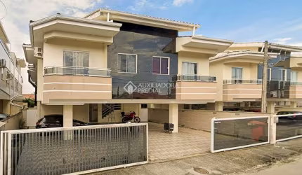 Apartamento com 3 quartos à venda na Rua Paulina Marques dos Santos, 228, Ingleses do Rio Vermelho, Florianópolis, 80 m2 por R$ 312.000