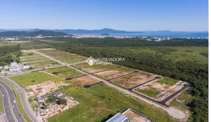 Terreno em condomínio fechado à venda na Rodovia Armando Calil Bulos, 1, Vargem Grande, Florianópolis, 450 m2 por R$ 605.000