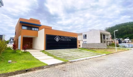 Casa em condomínio fechado com 3 quartos à venda na Rua Três Marias, 1025, Ingleses do Rio Vermelho, Florianópolis, 248 m2 por R$ 2.700.000