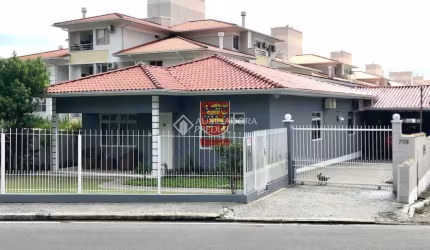 Casa com 7 quartos à venda na Rodovia Tertuliano Brito Xavier, 723, Canasvieiras, Florianópolis, 150 m2 por R$ 2.499.000