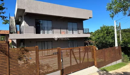 Casa com 4 quartos à venda na Do Cedro, 9819, Praia do Rosa, Imbituba, 190 m2 por R$ 750.000