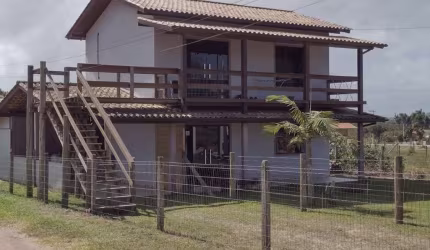 Casa com 4 quartos à venda na Estrada Geral, 100, Alto Arroio, Imbituba, 220 m2 por R$ 450.000