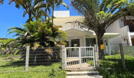 Casa com 3 quartos à venda na RIO GRANDE DO SUL, 880, Centro, Garopaba, 148 m2 por R$ 2.200.000