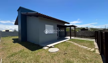 Casa com 2 quartos à venda na Pedro Pires, 1001, Itapiruba, Imbituba, 78 m2 por R$ 450.000