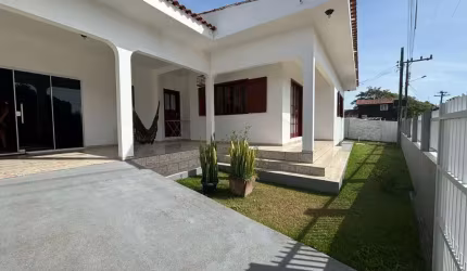 Casa com 3 quartos à venda na Jorge Virgílio Soares, 1, Guaiuba, Imbituba, 300 m2 por R$ 480.000