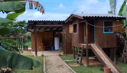 Casa com 2 quartos à venda na Servidão Maura Lino Benedet, 102, Ressacada, Garopaba, 60 m2 por R$ 588.900