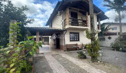 Casa com 3 quartos à venda na SC 434, Km 14, 123, Araçatuba, Imbituba, 150 m2 por R$ 535.000