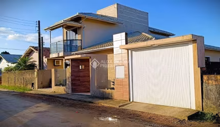 Casa com 3 quartos à venda na Valentin Silva, 123, Povoado de Nova Brasília, Imbituba, 250 m2 por R$ 800.000