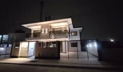 Apartamento com 3 quartos à venda na Canindé, 151, Enseada de Brito, Palhoça, 81 m2 por R$ 640.000
